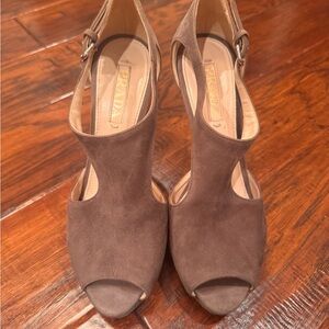 Prada Women's Elegant Grey Heels